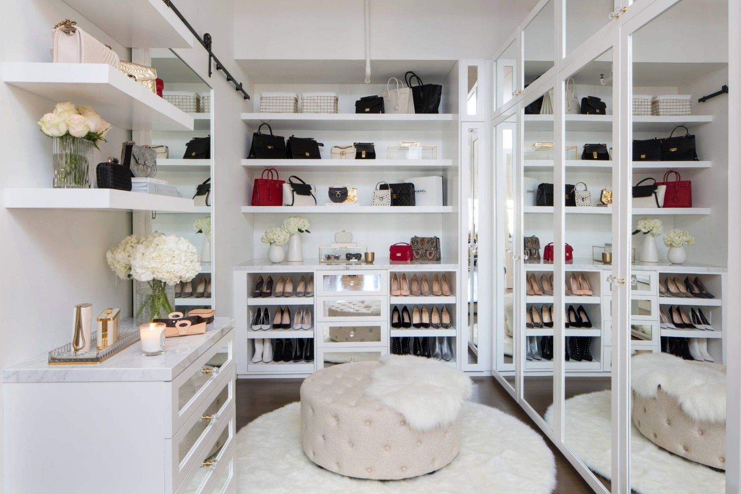 dressing la mansarda rafturi pe pereti