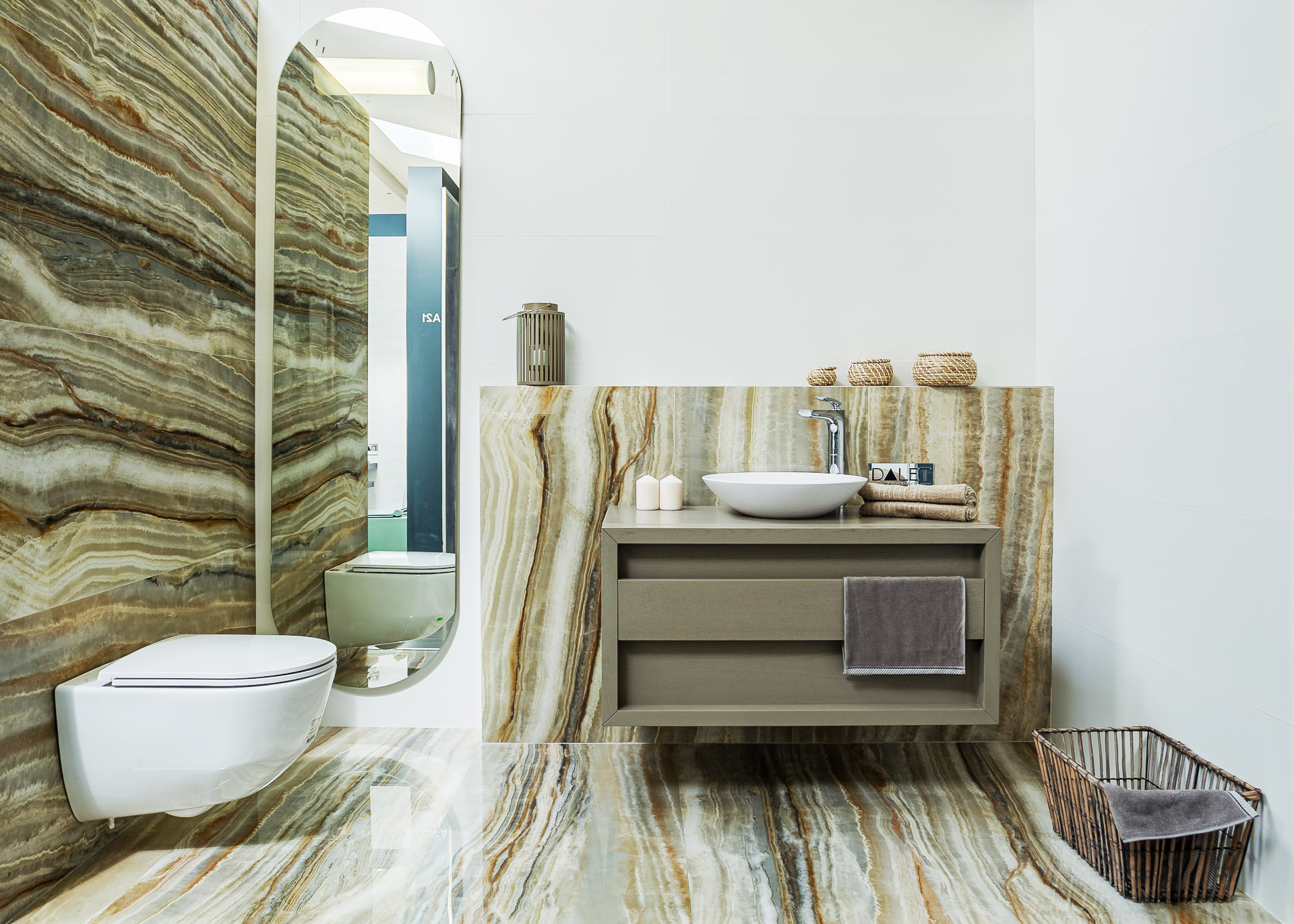 amenajarea băii cu mobilier modern