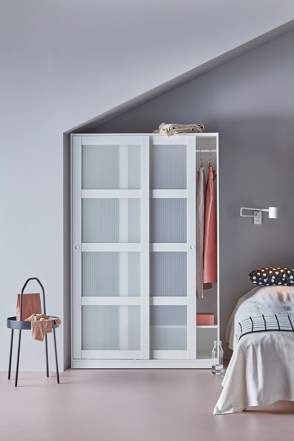 sifoniere cu usi glisante kvikne ikea
