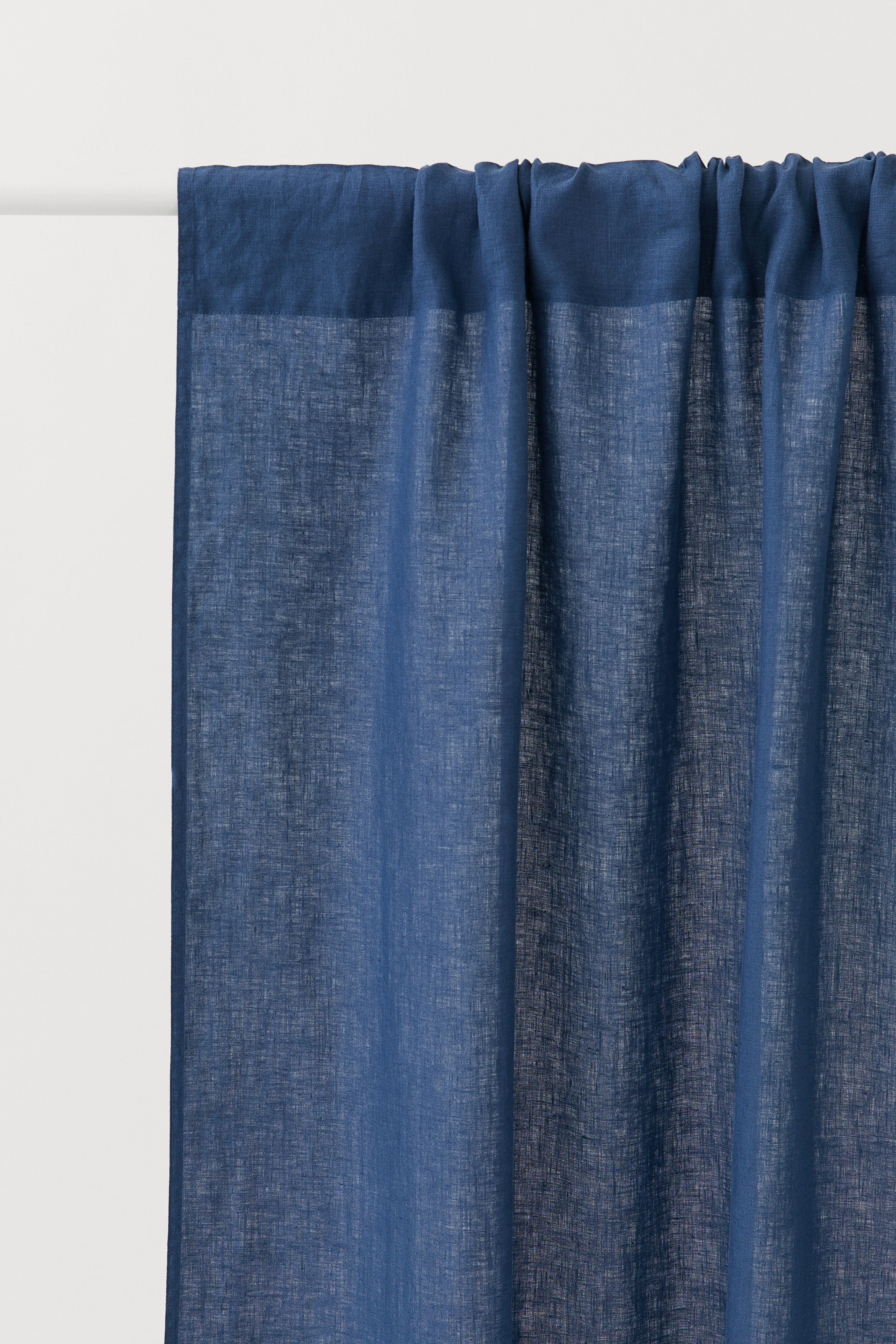 draperii culoarea anului
