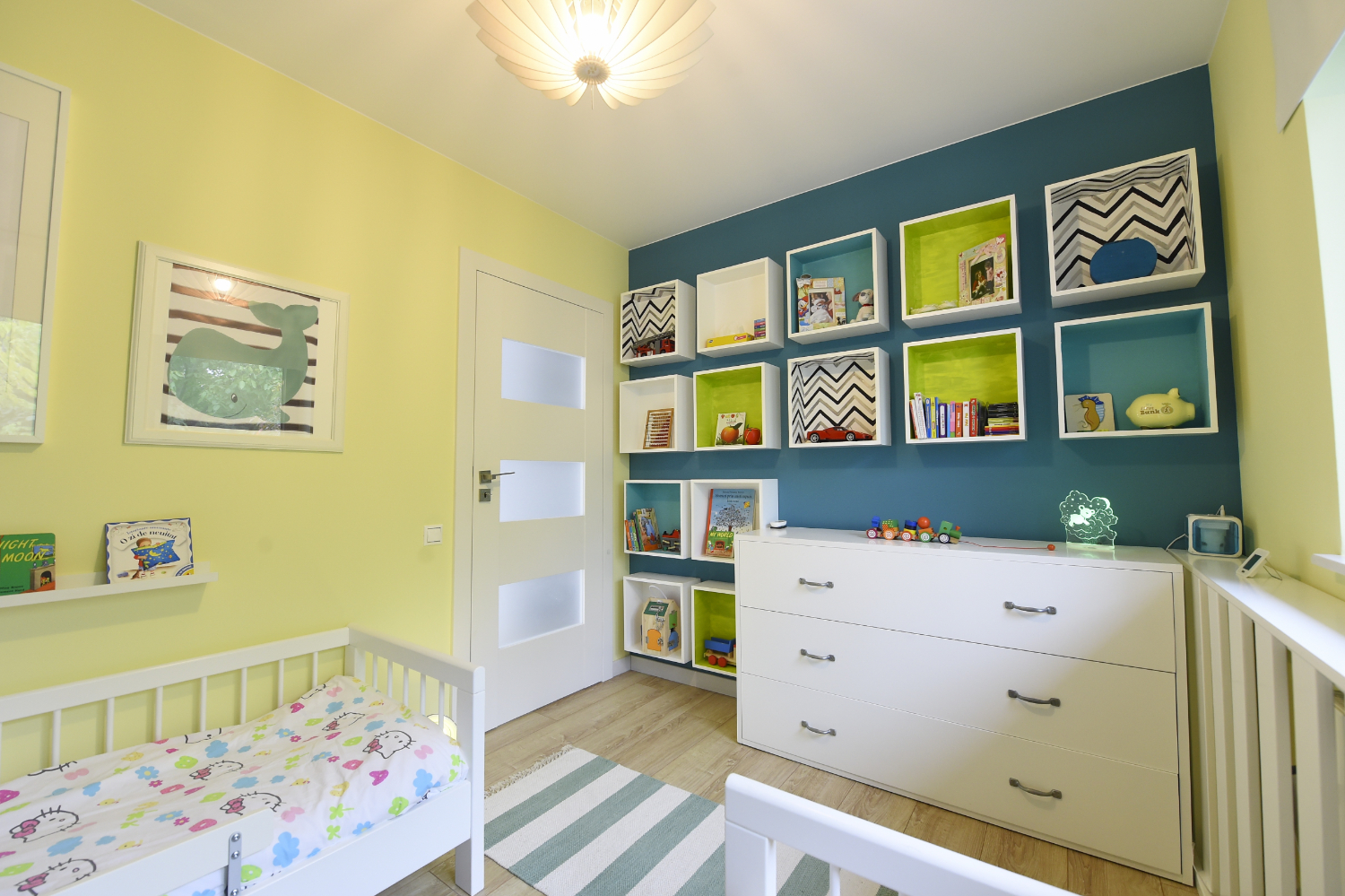 Ikea Hacks - Simona Ungurean cutii de perete pictate manual (1)