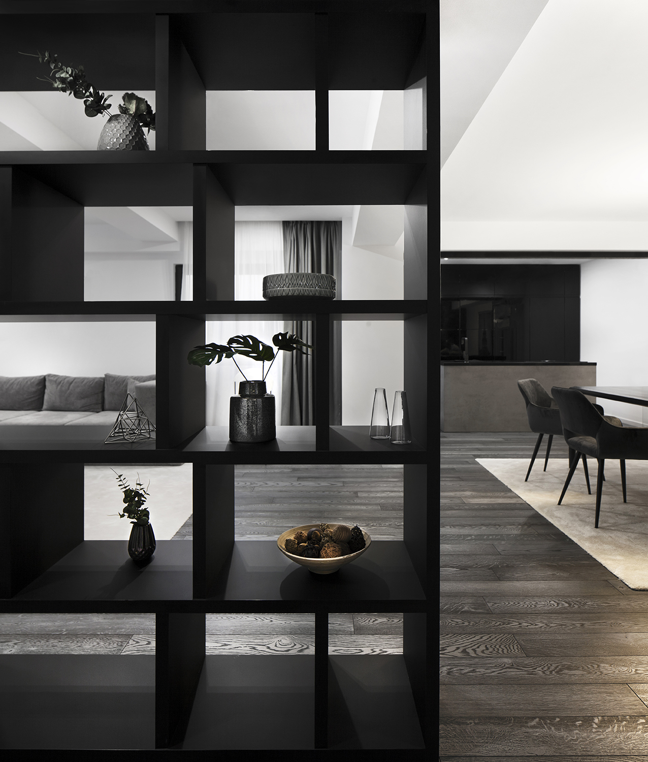 Amenajare dining alb negru apartament Craiova Blanc Architecture 