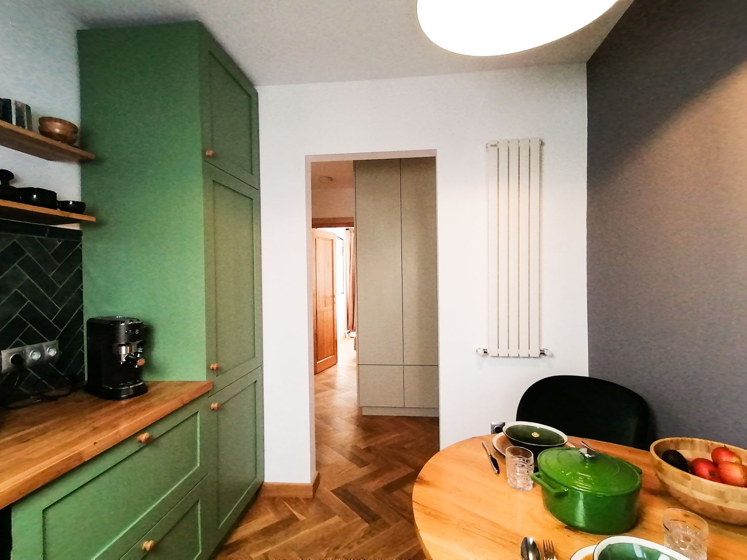 Mobilier de bucatarie verde - apartament Cluj Napoca