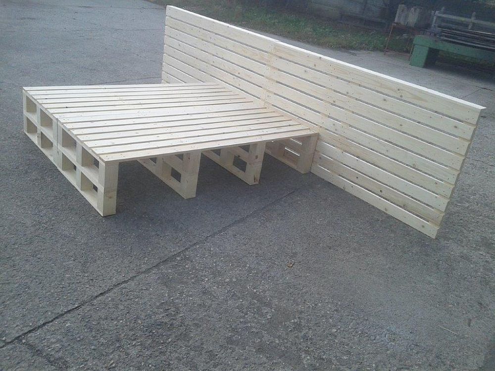 Pat din paleți dimensiuni