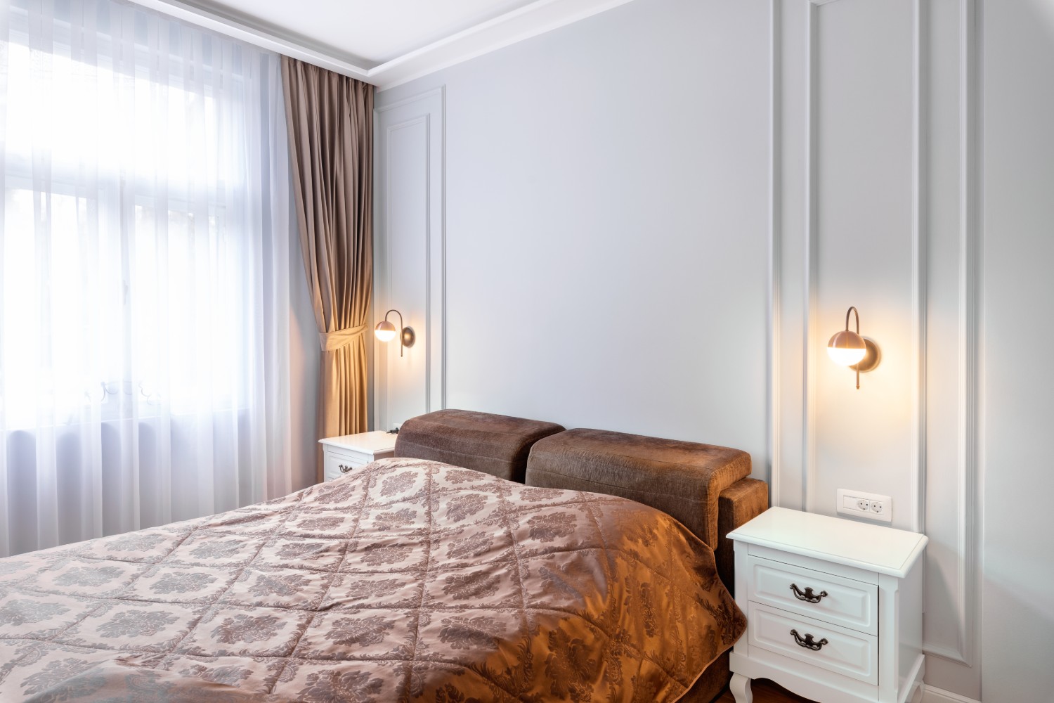 Dormitor apartament cu aer franțuzesc de lângă parcul Cișmigiu - arh. Cătălina Simion, Volucre (1)