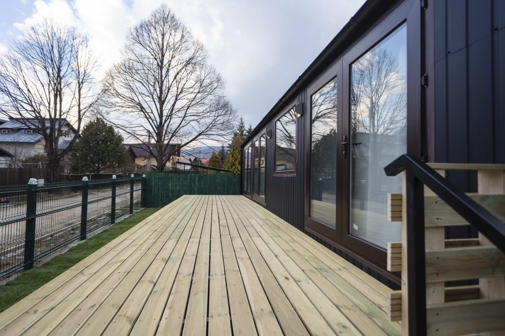 containere de locuit busteni exterior