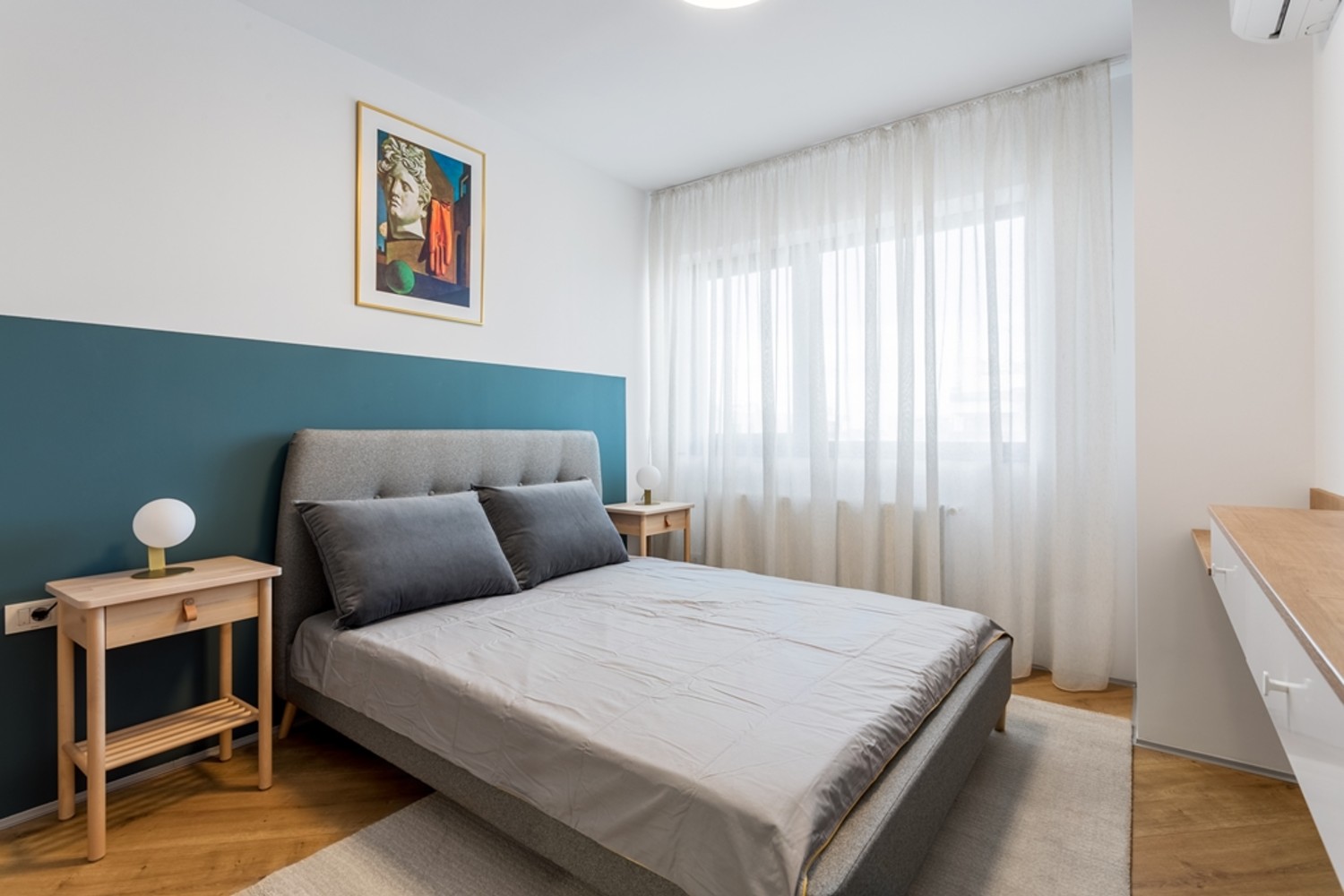 Amenajare dormitor apartament de inchiriat - albastru - Space Casuals
