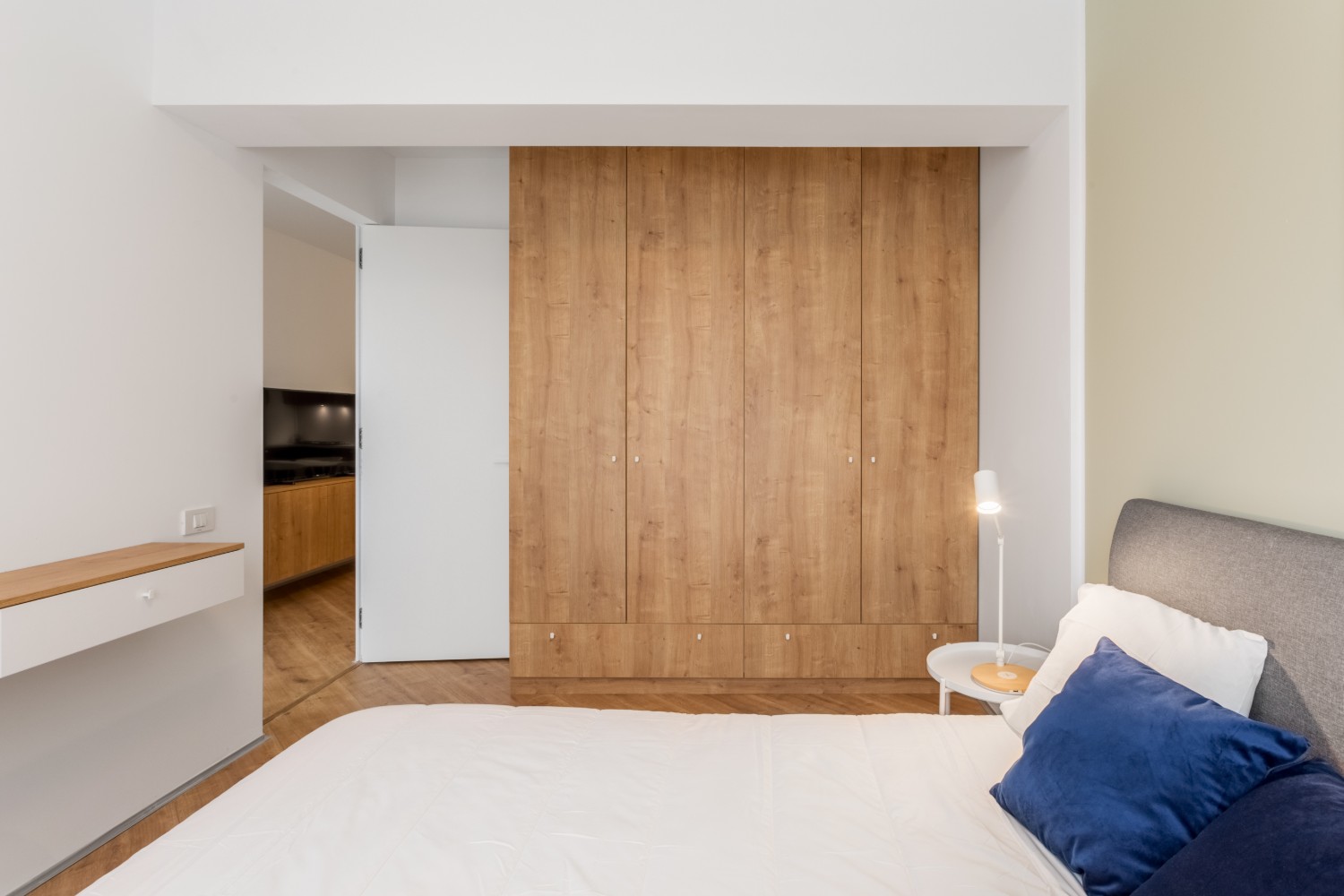 Amenajare apartament de inchiriat - dressing dormitor - Space Casuals