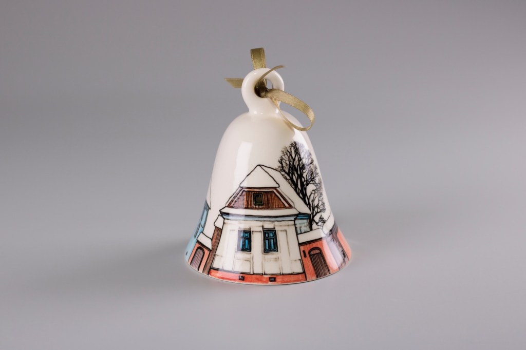 Clopotei pictati cu case din Transilvania - portelan pictat Ceramic Sparrow (1)