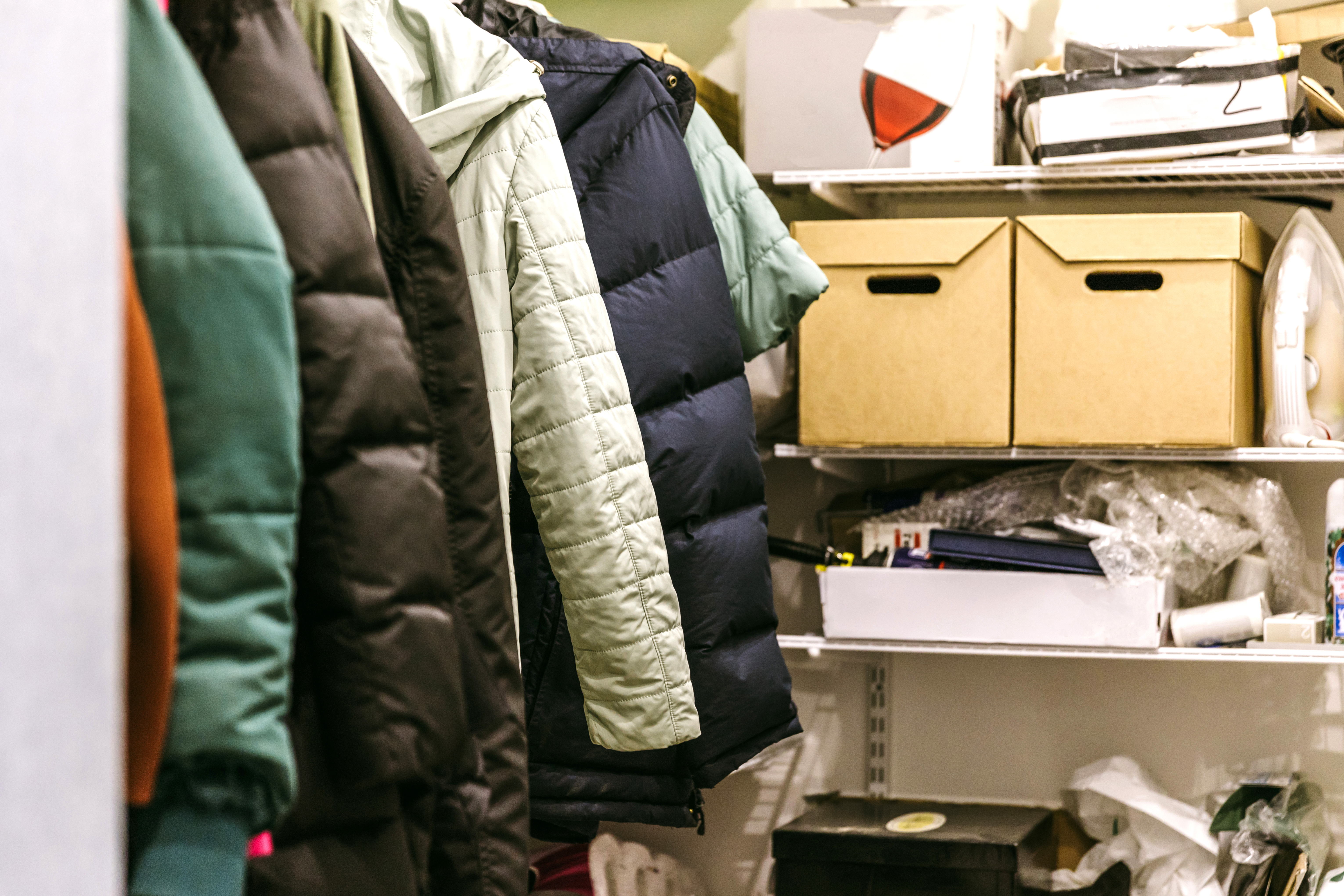 declutter dulapul cu haine