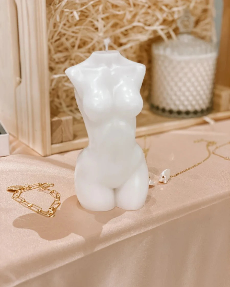 lumanare bust femeie