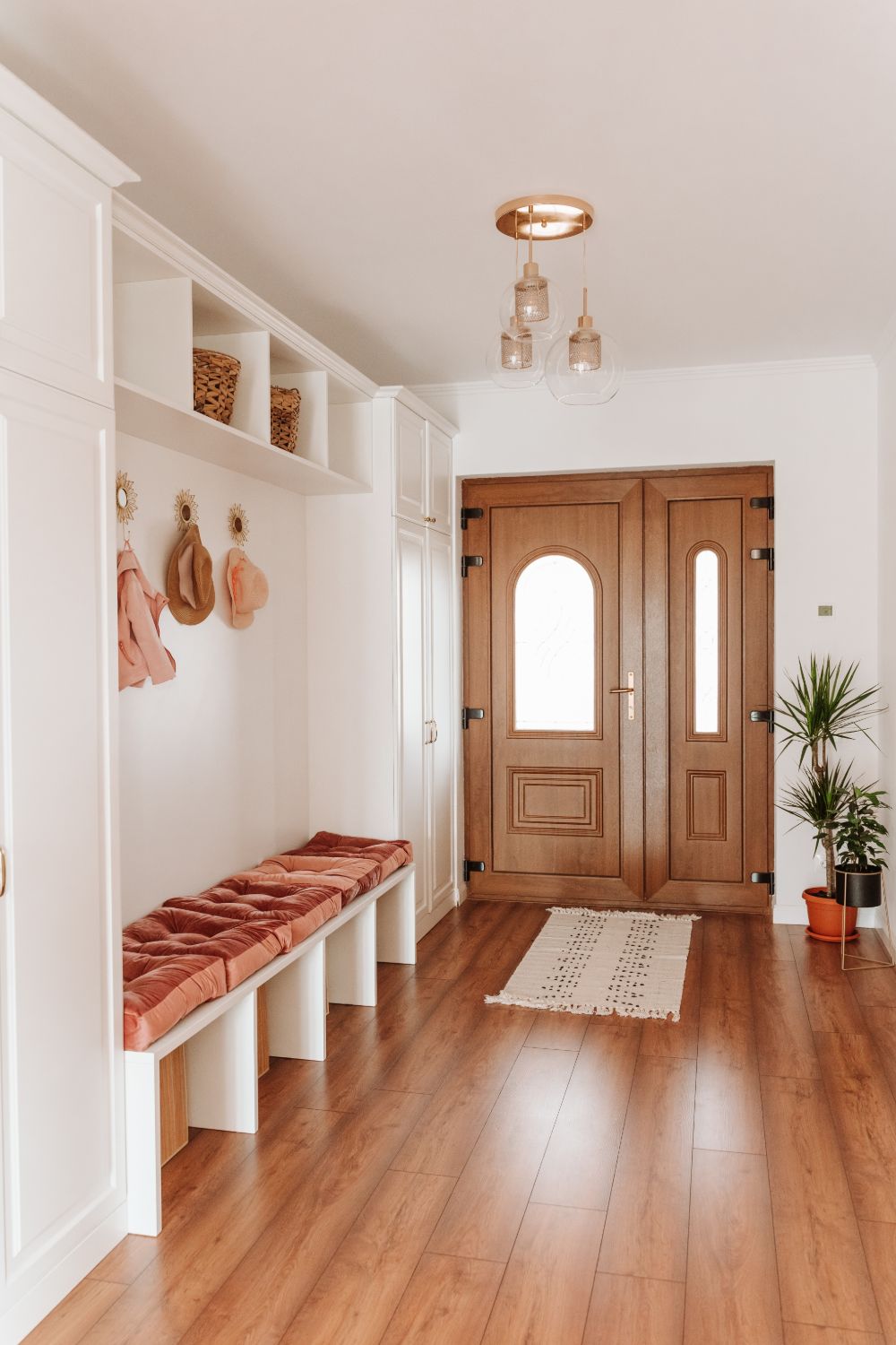 casa pe un nivel hol amenajare_stil_clasic