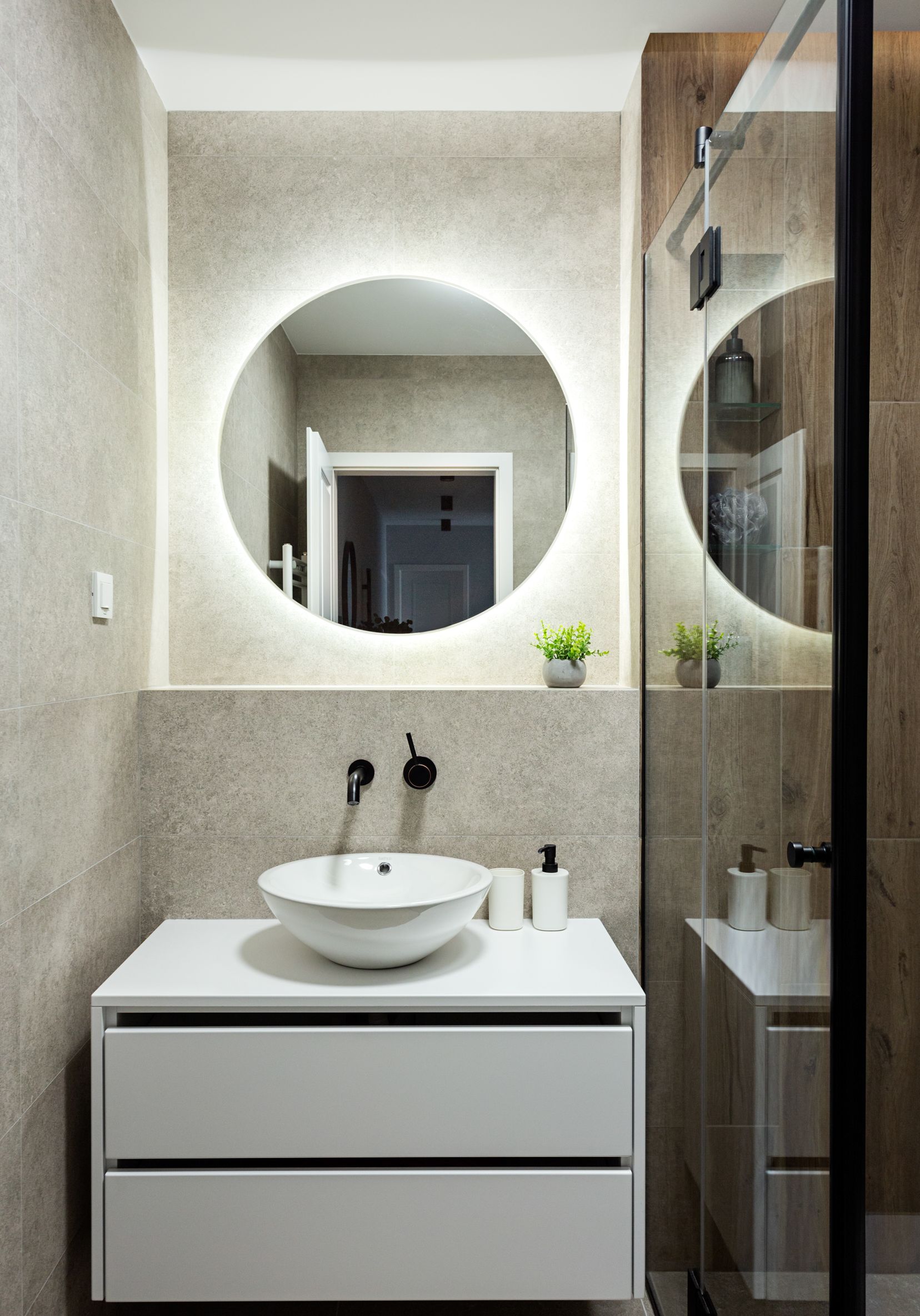 baie iluminata cu LED