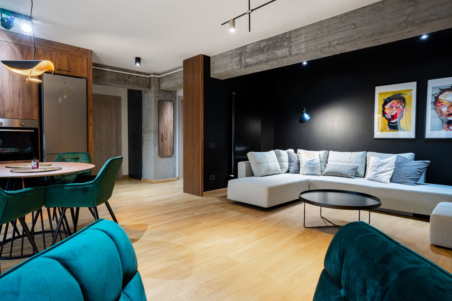 living open space perete negru pitesti