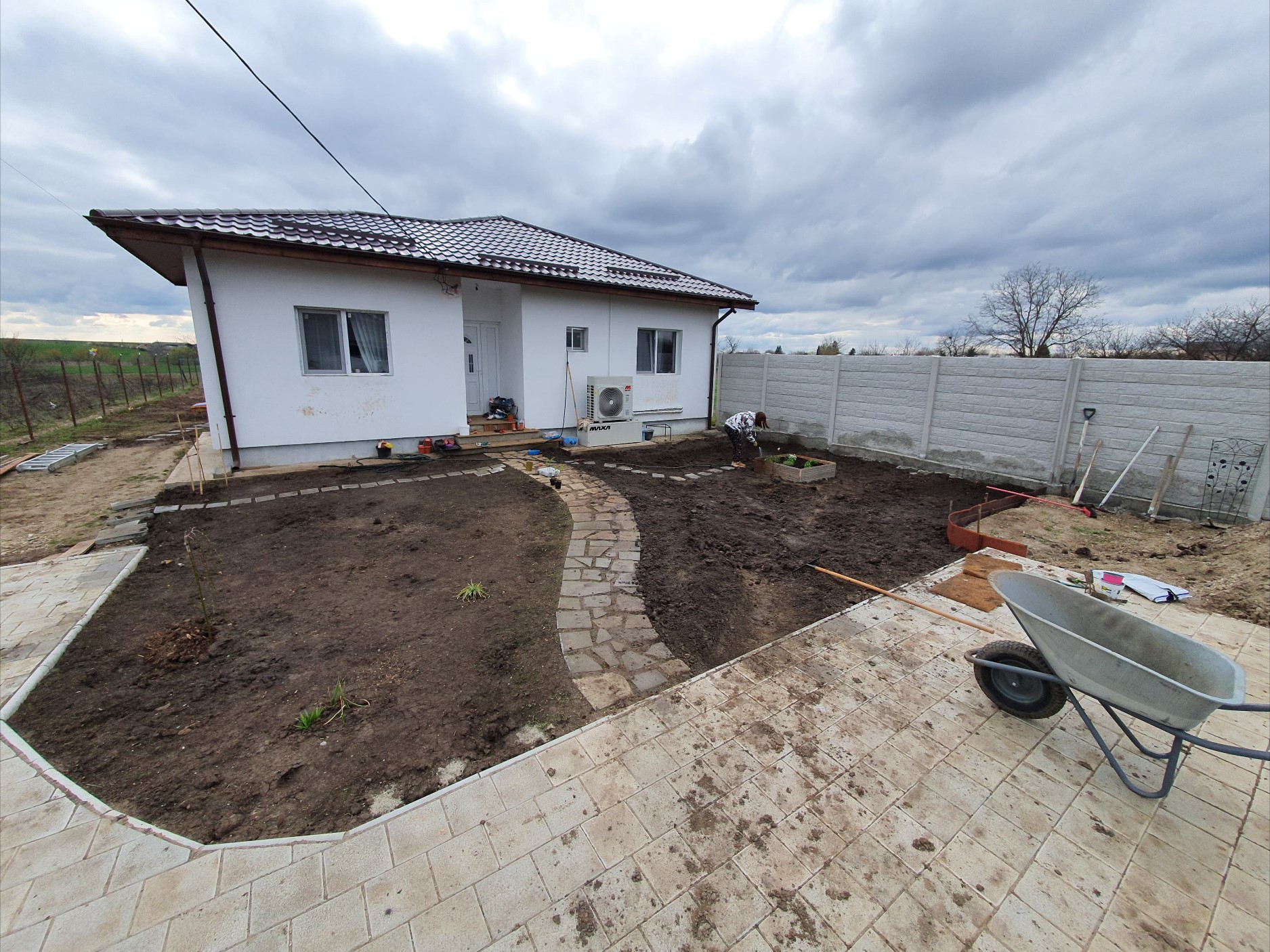 Casa de 52.000 de euro cumpărată la gri de cei doi tineri
