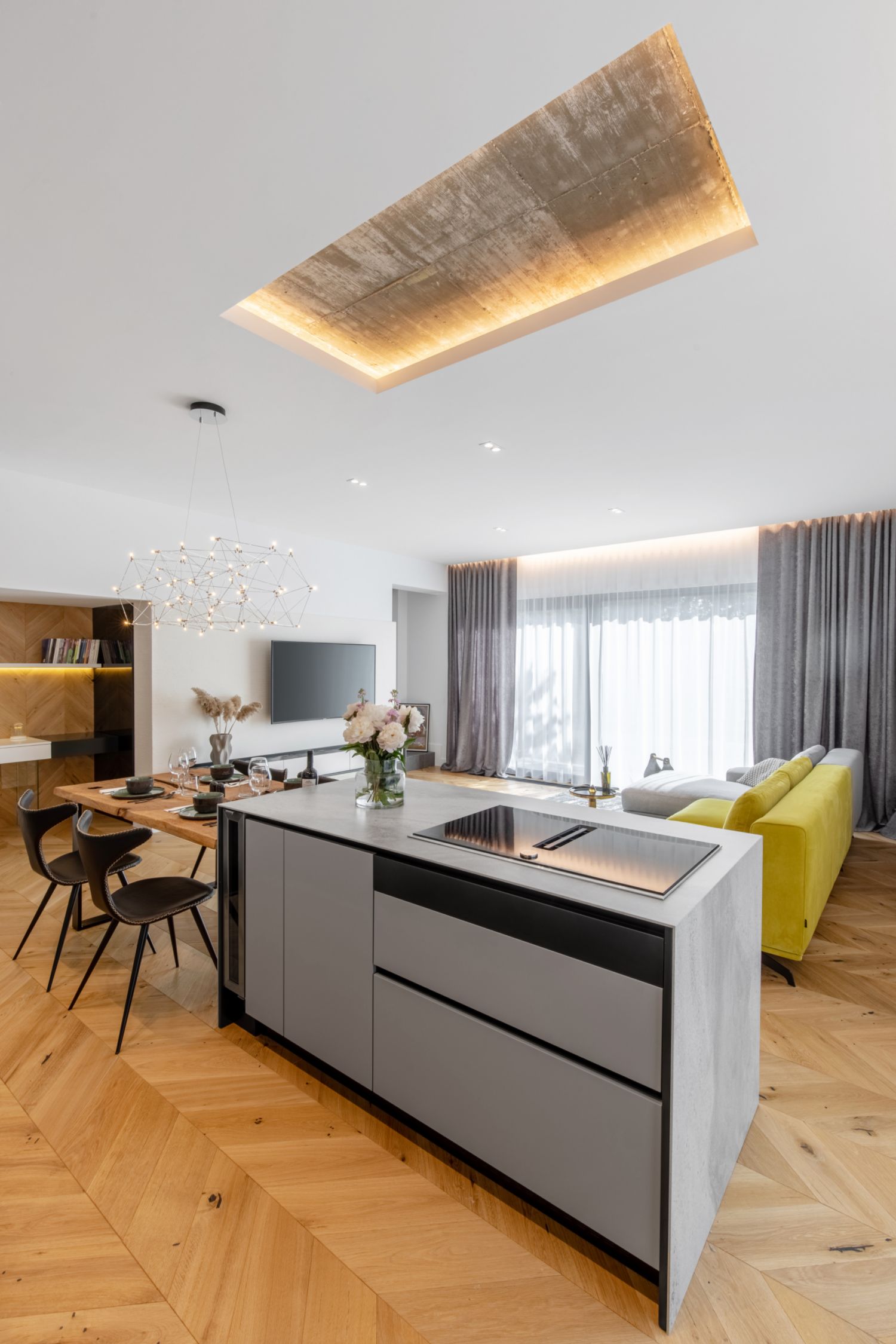 Amenajare vila duplex Otopeni stil eclectic - Sergiu Califar - Pure Mess Design - bucatarie minimalista cu insula ciment (4)