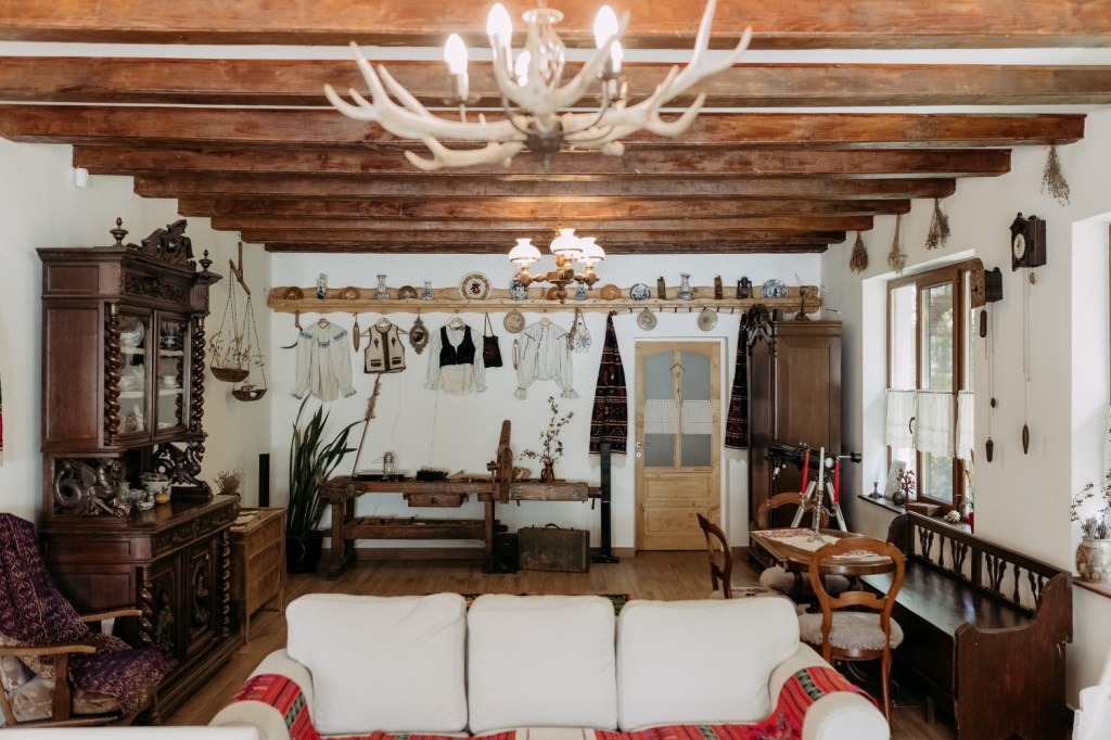 Ioana și cumnata ei s-au ocupat de designul interior autentic și modern