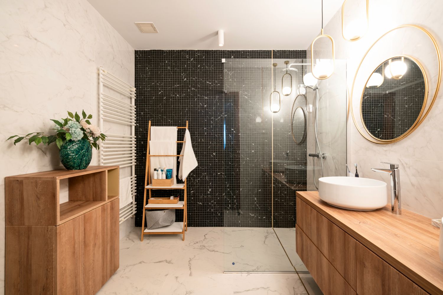 Amenajare baie tip spa cu dus walk in mozaic negru Pipera - Creativ Interior - arh. Natalia Berezovskaia