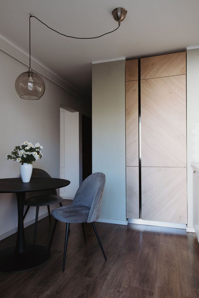 Renovare apartament Iasi - bucatarie mobilier gri faianta alba metro arh. Stefan Bugalete (2)
