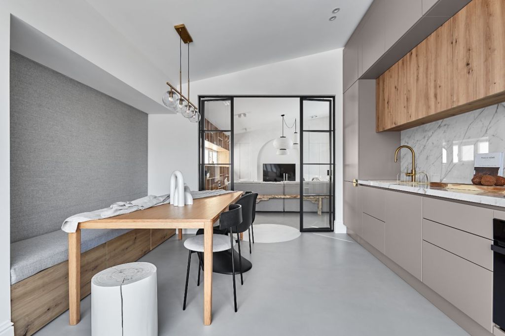 apartament slab iluminat - openspace4