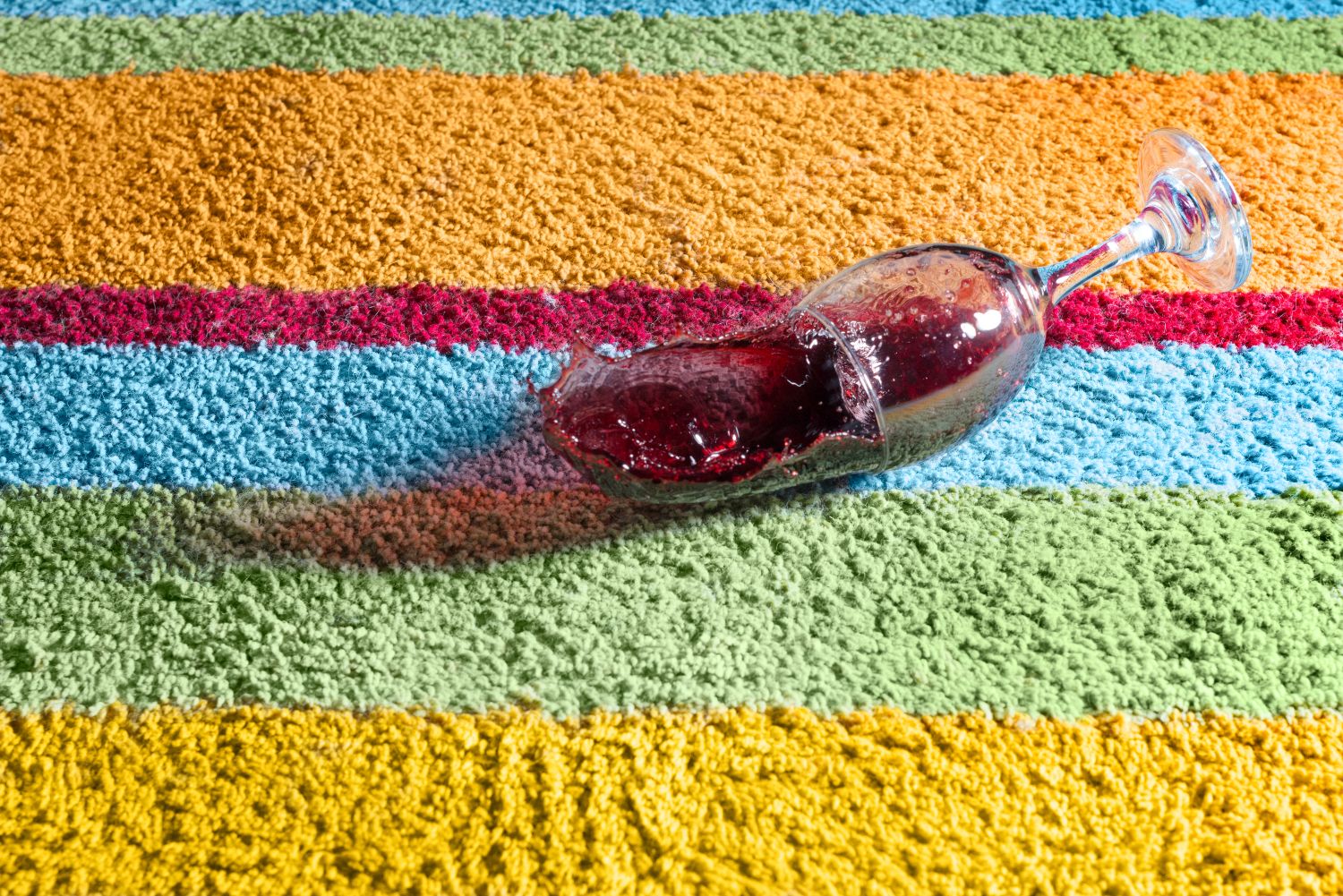 pete vin rosu covor colorat