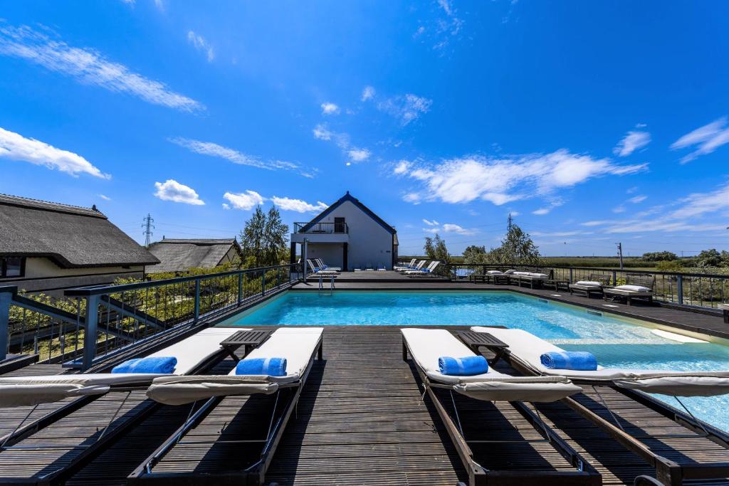 Delta Boutique & Carmen Silva Resort