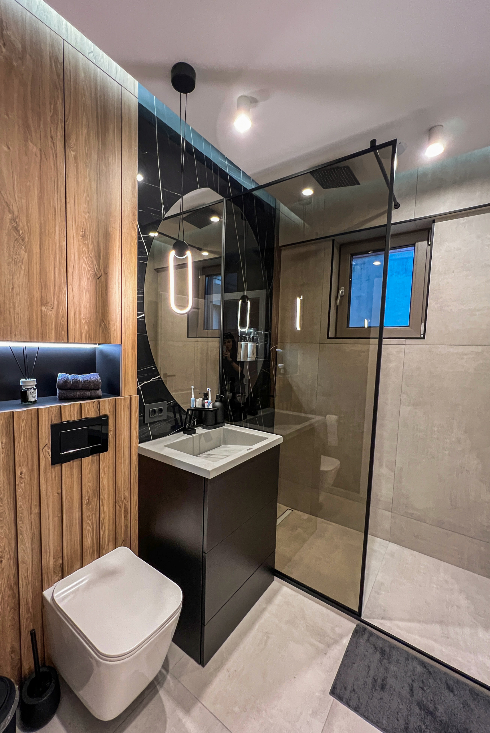 apartament cu trei camere baie