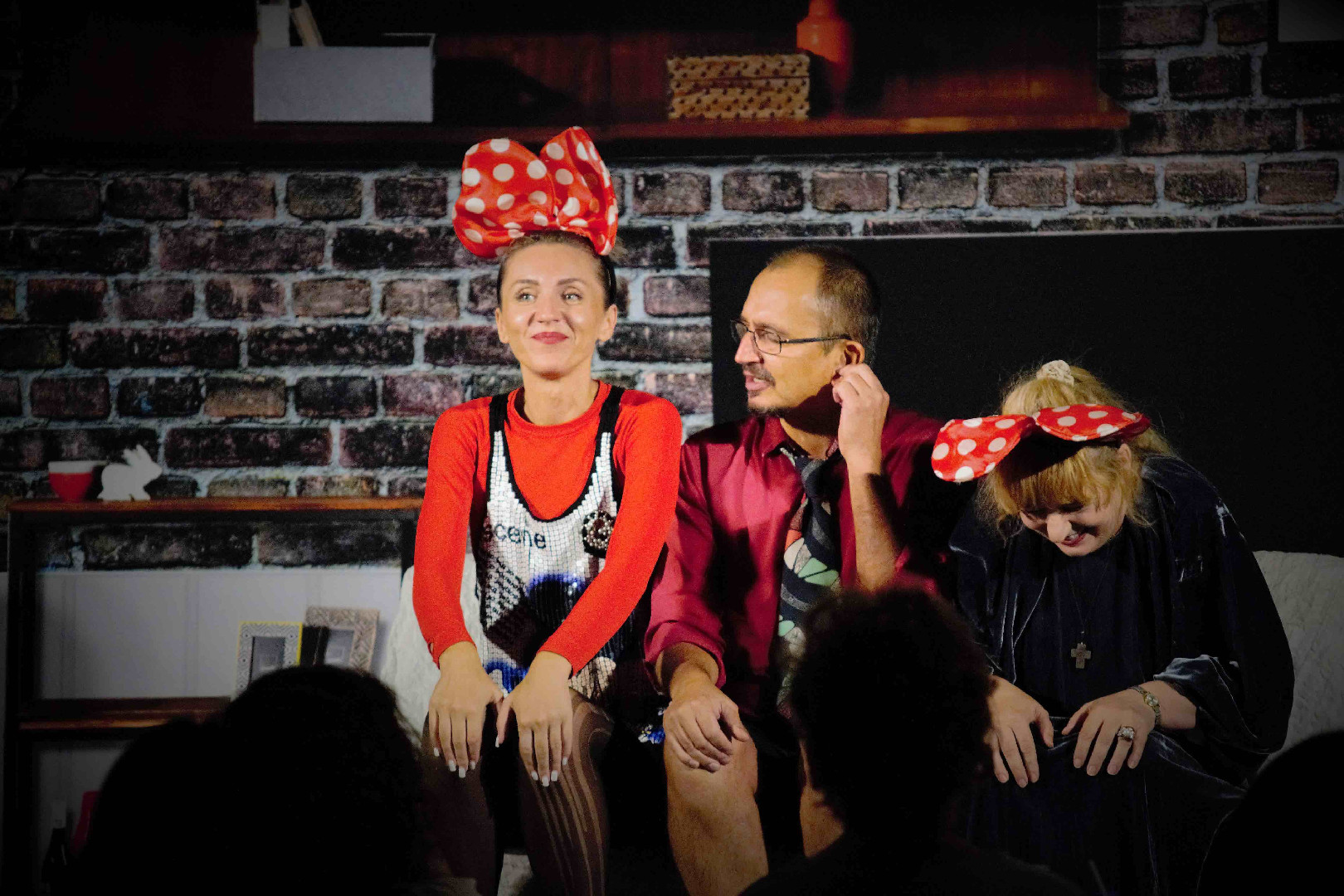 comedia sot de vanzare