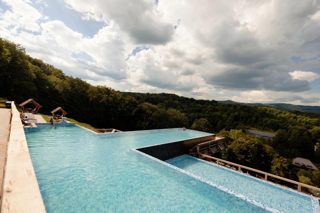 piscina pe coasta