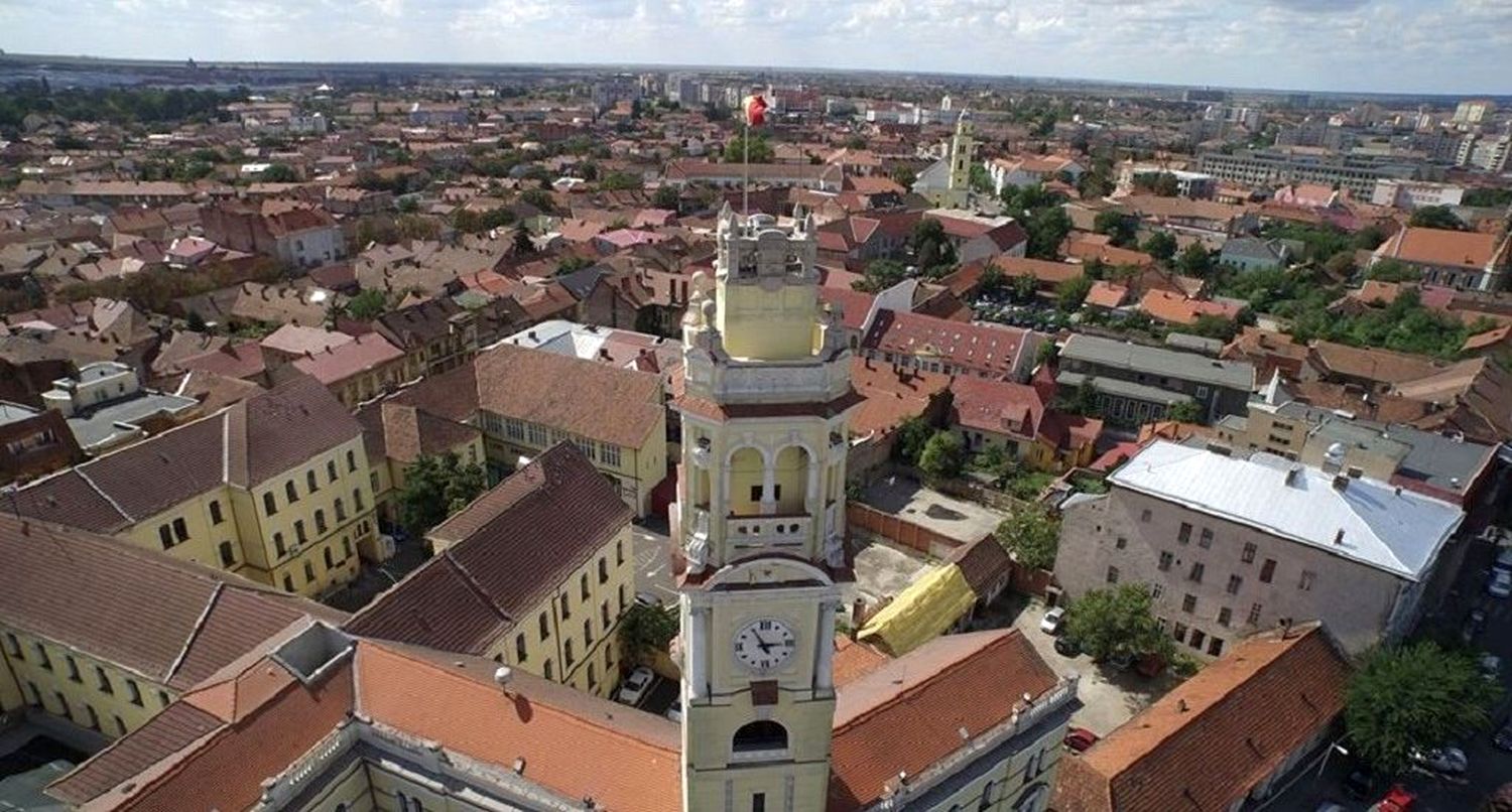 Locuri cu vedere panoramică din România - Turnul Primăriei Oradea FOTO infooradea.ro