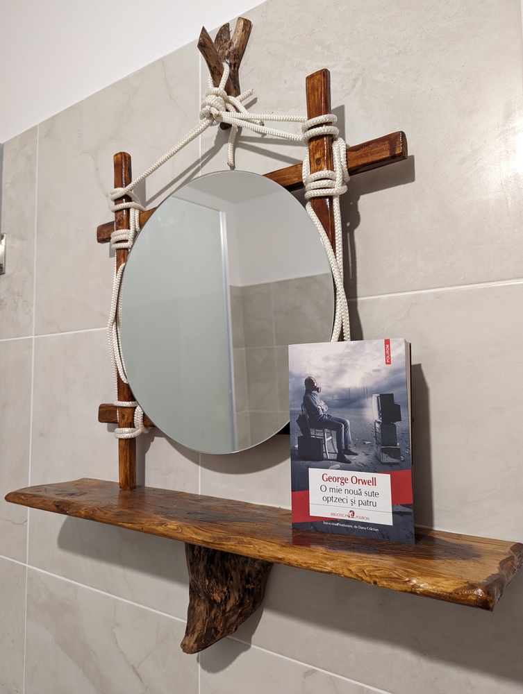 Cei doi își construiesc propria casă pe teren. Câteva elemente de decor făcute de Andra