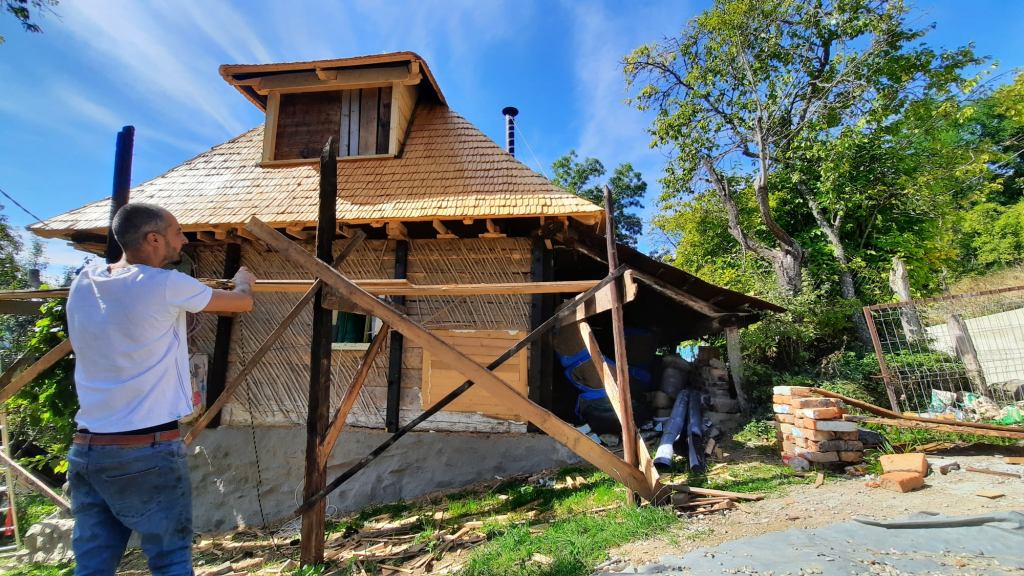 Casa lui Andrei este în continuare în proces de renovare