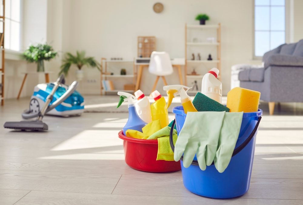 ustensile si solutii pentru curatere rapida in casa