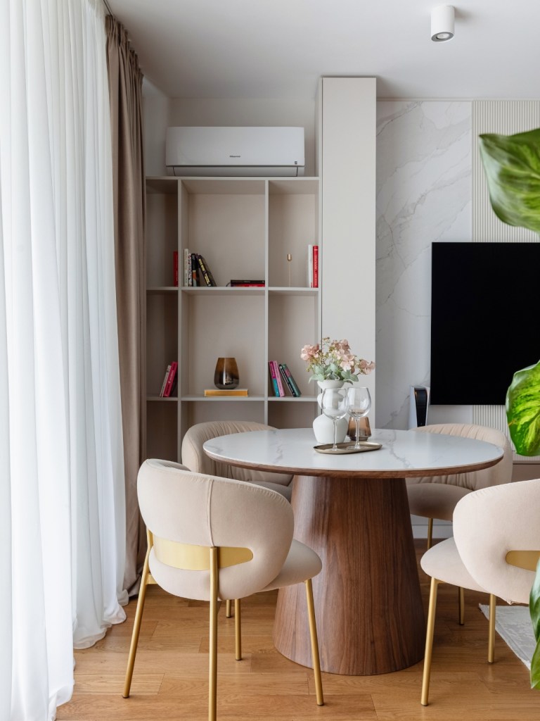 Apartamentul are un design modern, echilibrat și elegant