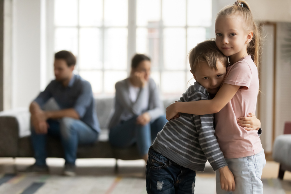 frați vitregi moștenire părinți divorțați